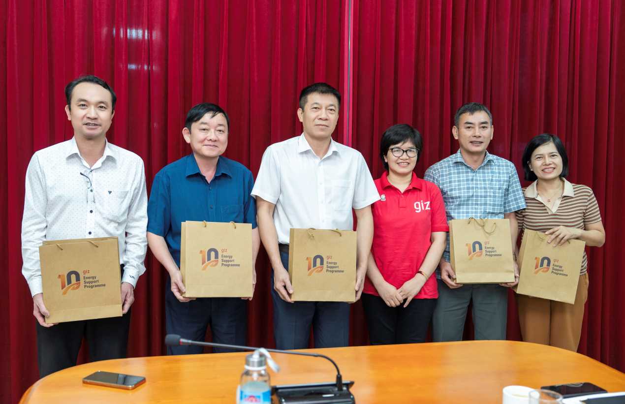 Than Núi Béo tiếp đoàn phóng viên báo chí và chuyên gia chương trình Hỗ trợ năng lượng GIZ