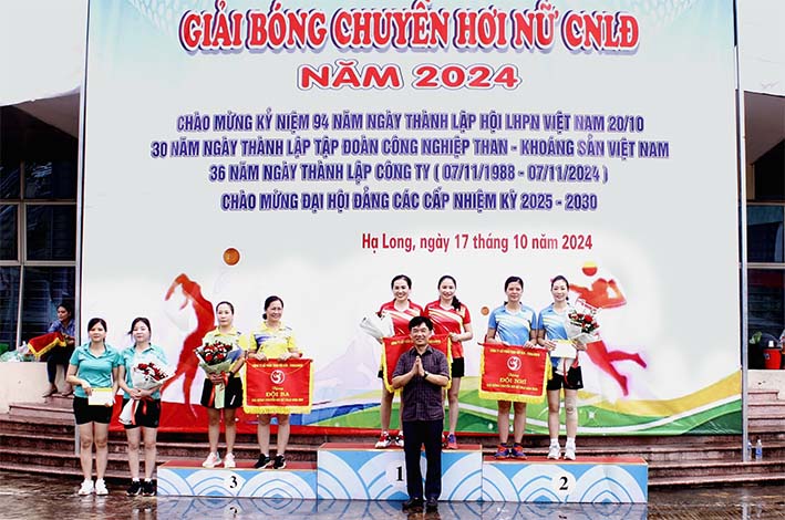 Than Núi Béo tổ chức giải Bóng chuyền hơi nữ công nhân lao động năm 2024