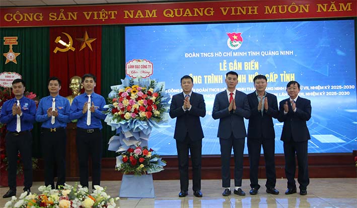 Đoàn Thanh niên Than Núi Béo tổ chức gắn biển công trình cấp tỉnh