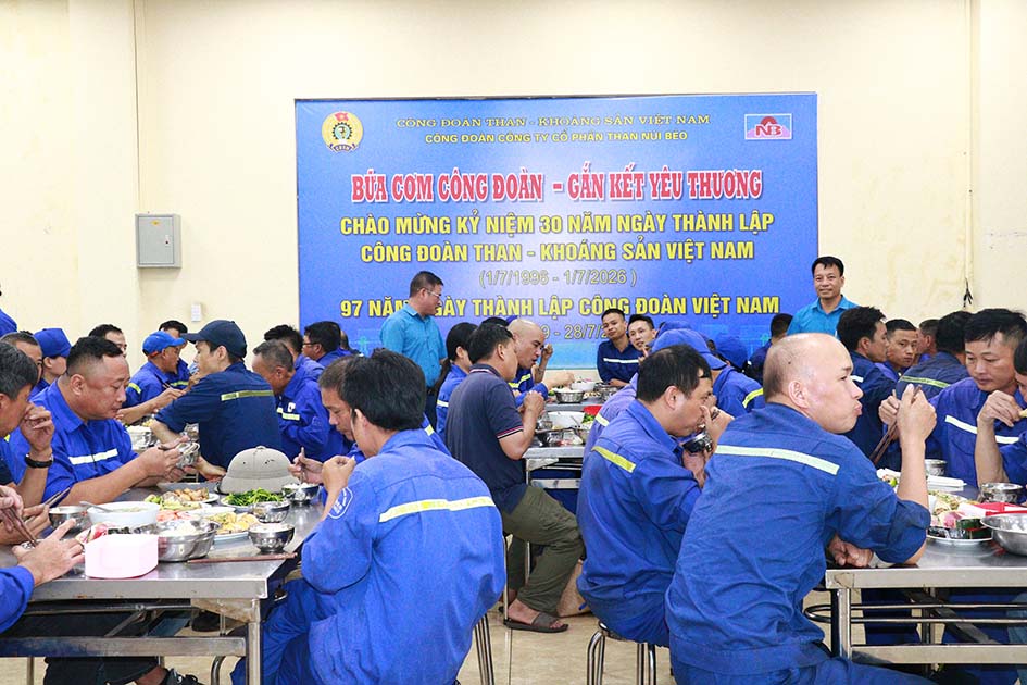 Than Núi Béo tổ chức “Bữa cơm Công đoàn” cho hơn 3.000 cán bộ, công nhân lao động