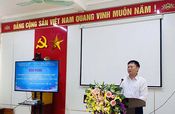 Than Núi Béo tổ chức gặp mặt 19 trưởng thôn xã Quảng La để xúc tiến tuyển sinh nghề mỏ hầm lò Than Núi Béo tổ chức gặp mặt 19 trưởng thôn xã Quảng La để xúc tiến tuyển sinh nghề mỏ hầm lò