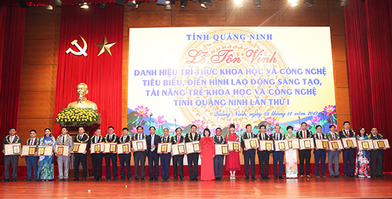 9 CBCNLĐ được tôn vinh danh hiệu trí thức  khoa học công nghệ tiêu biểu và điển hình lao động sáng tạo tỉnh Quảng Ninh lần thứ nhất 