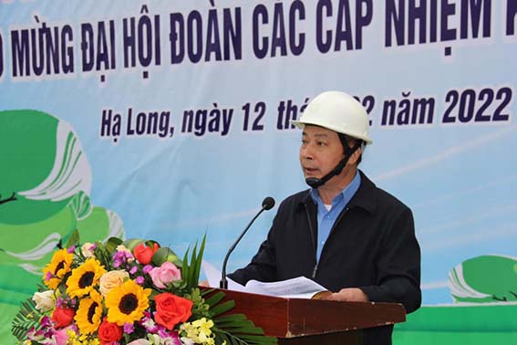 Chủ tịch HĐTV Lê Minh Chuẩn đến thăm, chúc tết CBCNLĐ và hưởng ứng tết trồng cây tại Than Núi Béo