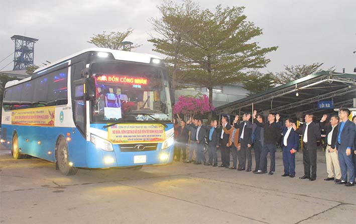 Than Núi Béo đưa hơn 300 công nhân và gia đình về quê đón Tết Bính Ngọ 2026